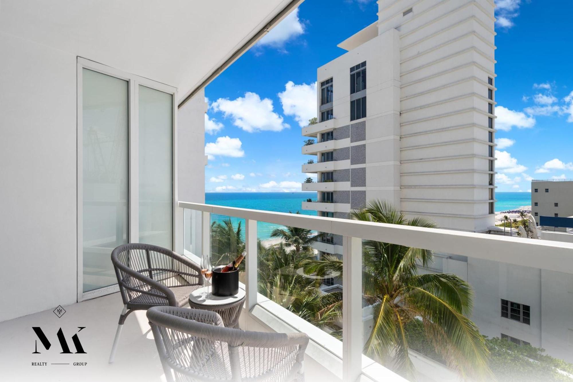 Fontainebleau Resort Balcony W Ocean And City View ไมอามีบีช ภายนอก รูปภาพ